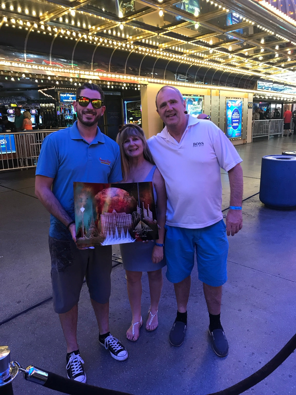 Happy VegasSprays collectors with an original Las Vegas painting